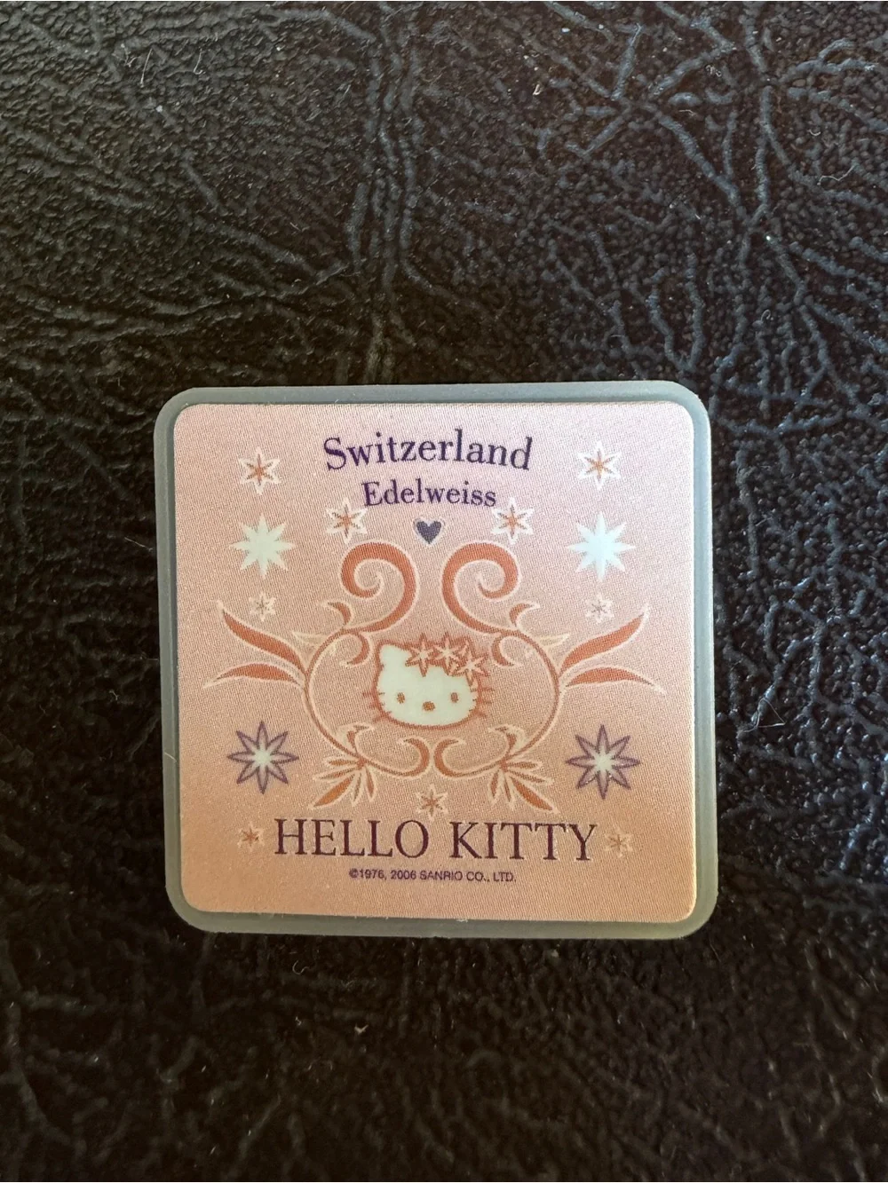 Cute hallo kitty pink plastic pin brooch